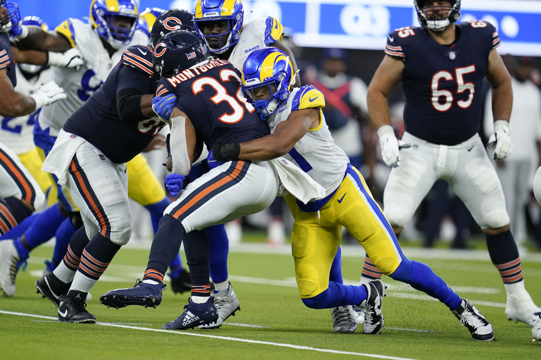 Bears Rams Football